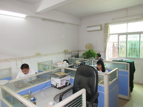 明安活动照2.jpg 明安活动照2.jpg