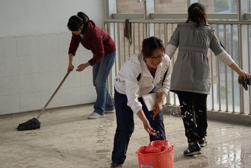 明安活动照.jpg 明安活动照.jpg